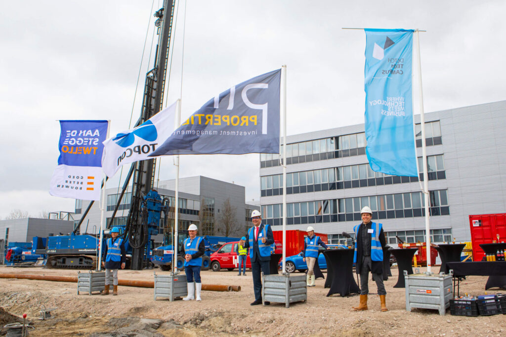 Eerste paal Topcon